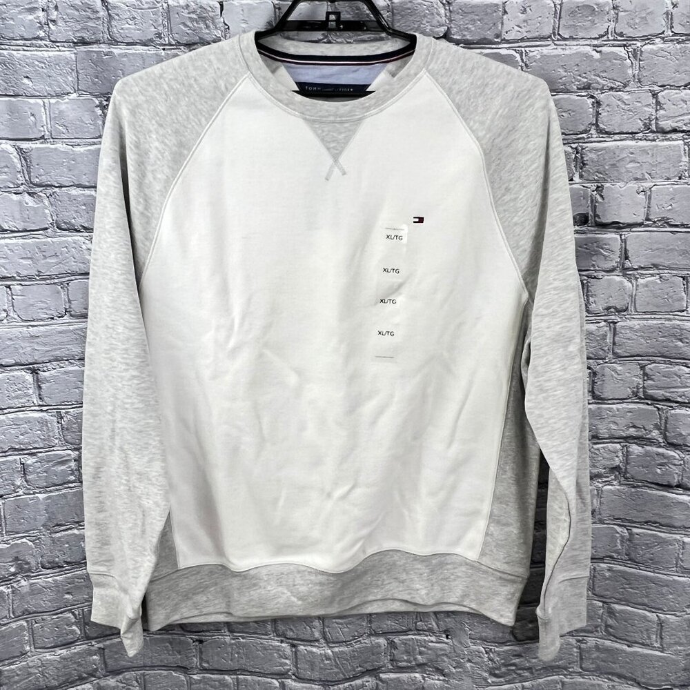 Vintage TOMMY HILFIGER embroidered Small Logo Raglan Sweatshirt size XL